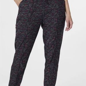 Coco + Carmen Black and Red Patterned Women's Pants